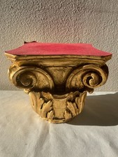Capitello Corinzio in legno intagliato dorato