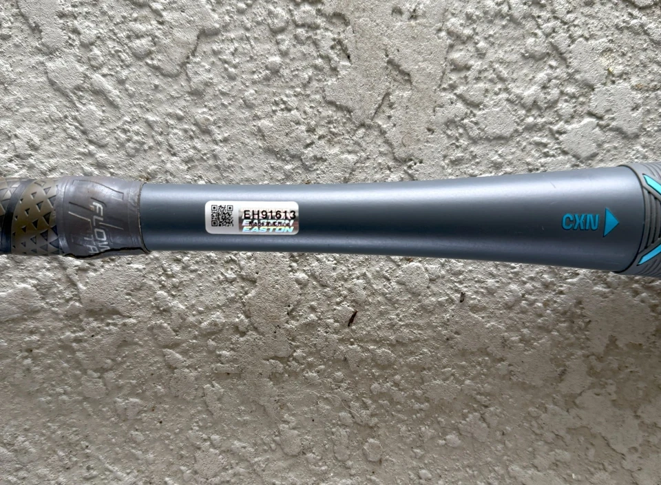Easton Ghost OG 2025 - 11 bate de softbol lanzamiento rápido 30" 19 oz - usado en excelente estado Foto 4 de 4