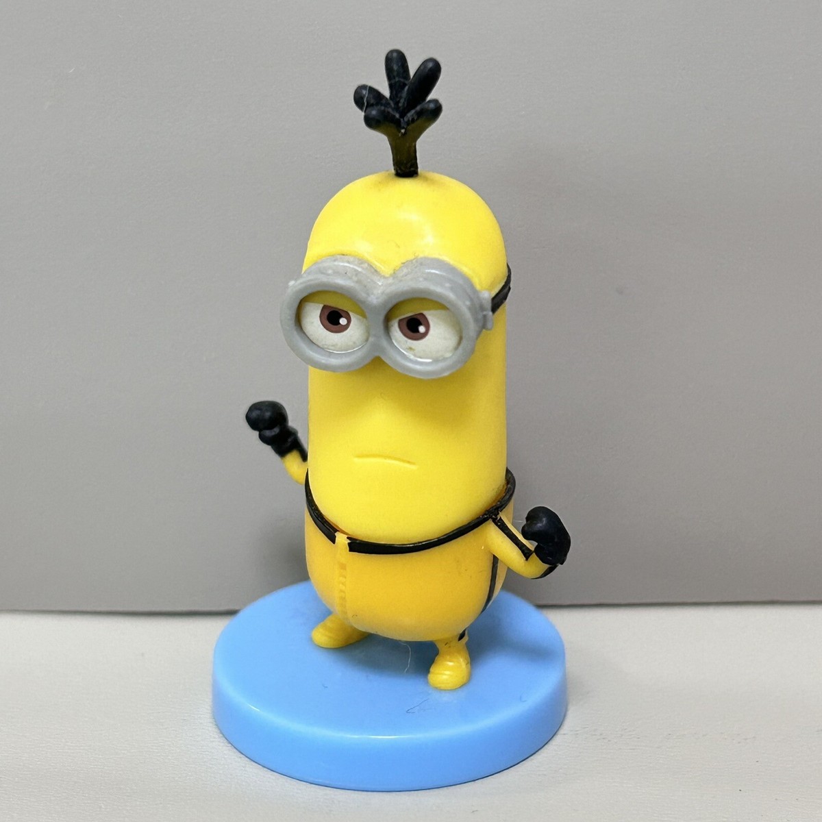 Minion】 Minifigure Kevin Japanese Chocolate Egg Bonus Cute yellow