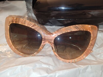Linda Farrow x Charlotte Olympia Cat Eye Sunglasses Charlotte Olympia // X Linda Farrow Clear & Pink Tapered  main image 4