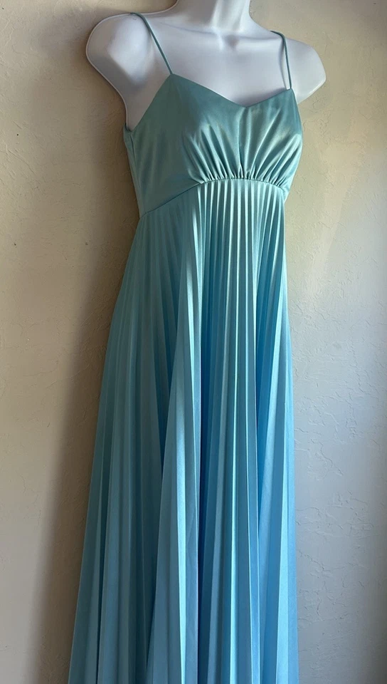 Maxi Vestido Sin Mangas Azul Bebé Vintage Años 60 70 7 8 Plisado Coqueta Barrido Completo Foto 2 de 4