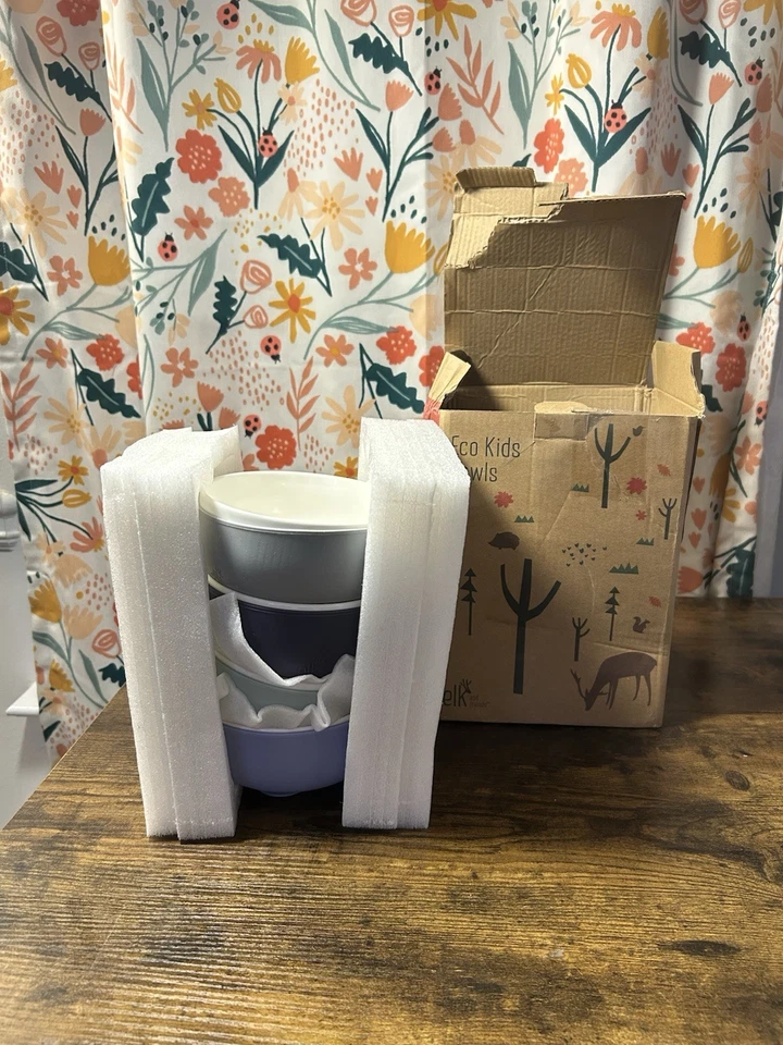 Nuevo en caja Juego de 4 cuencos de porcelana ecológicos para niños Elk and Friends con funda de silicona Foto 2 de 4