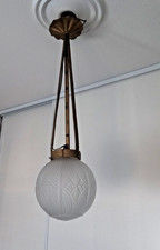 ancien lustre plafonnier art déco boule en  verre moulé pressé Muller Degué ??