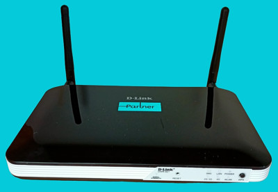 D-Link DWR-921 4G LTE Mobile Wi-Fi Router N300 Unlocked Sim Card Slot 4-Port LAN