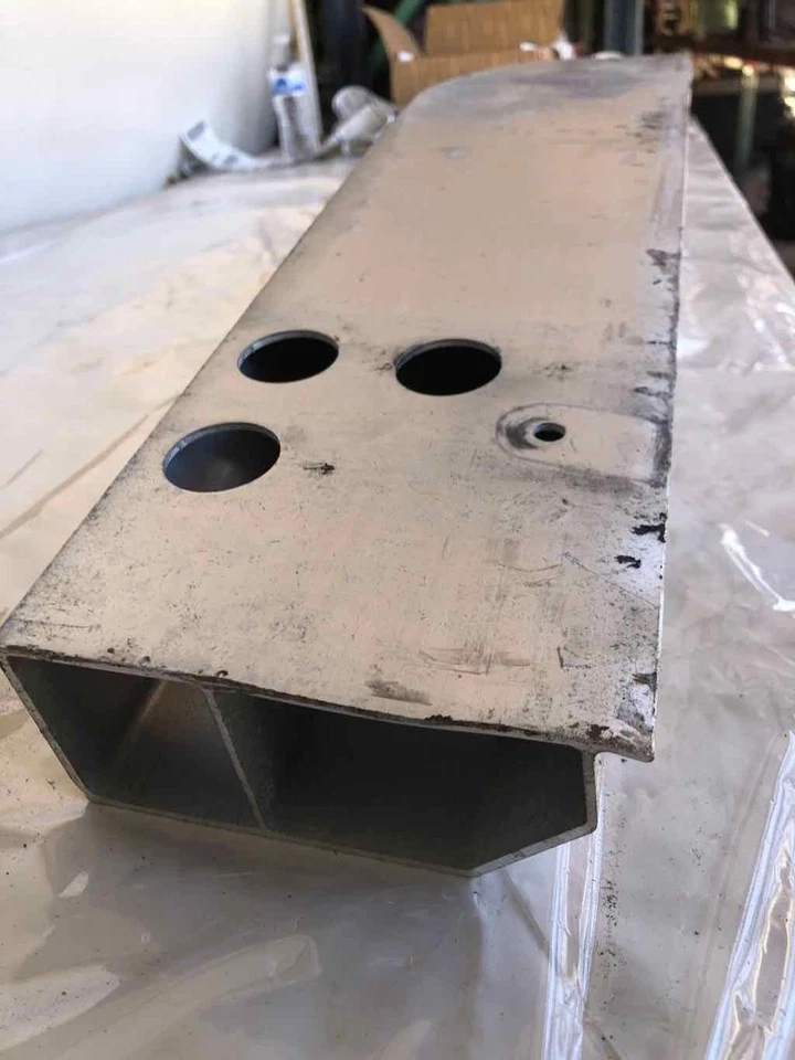 Parachoques delantero Nissan Leaf 2011 barra frontal de impacto amortiguador de metal hatchback OEM Foto 3 de 4