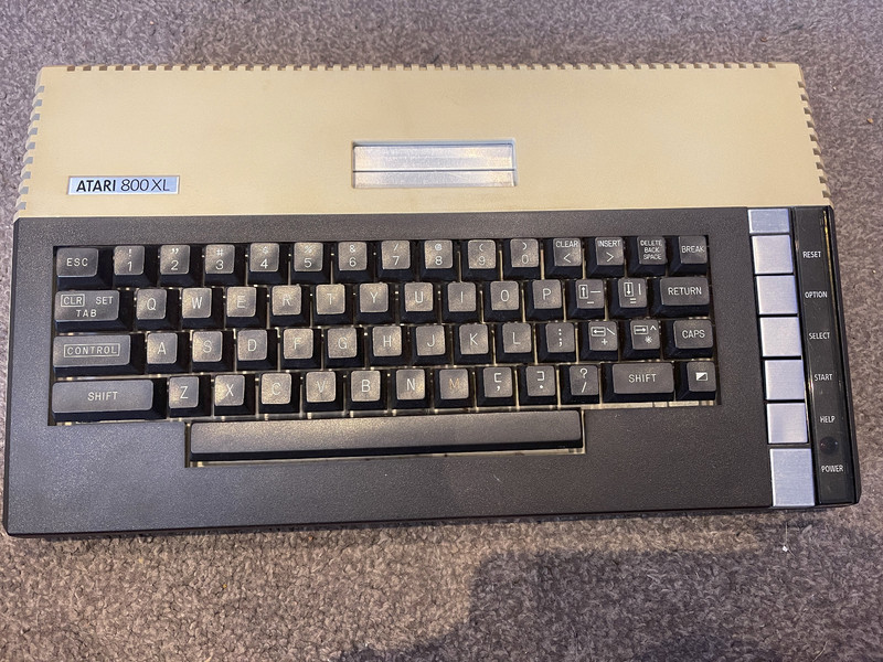 ATARI 800XL COMPUTER - Tested & Working