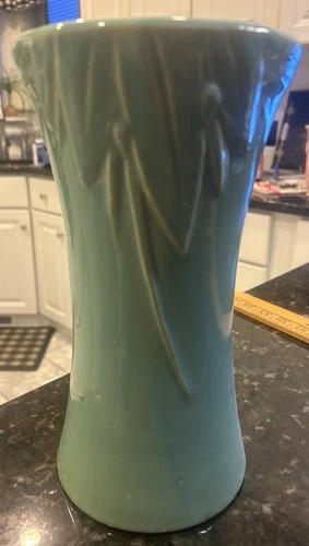 Vintage 10 1/4” Unmatked  McCoy Art Pottery Leaves Berries Hourglass Vase Green