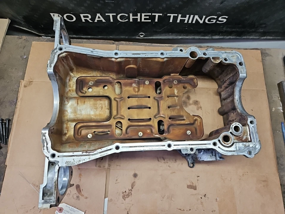 03-06 Infiniti G35 Nissan 350z VQ35DE Conjunto de cárter de aceite superior 11110-CD001 Foto 2 de 4