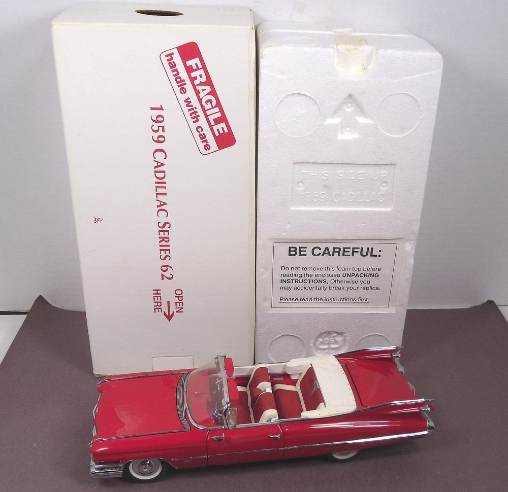 Danbury Mint 1959 Cadillac Series 62 Convertible 1:24 Scale Diecast Model MIB