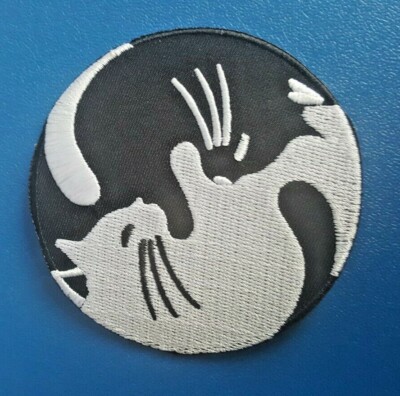 Ying & Yang Kuschelkatzen Aufnäher / Bügelbild Patch Neuheit Abzeichen