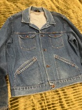 Vintage 1970s Wrangler 14oz No Fault Denim Jean Trucker Jacket 74126NV Sz 42 USA