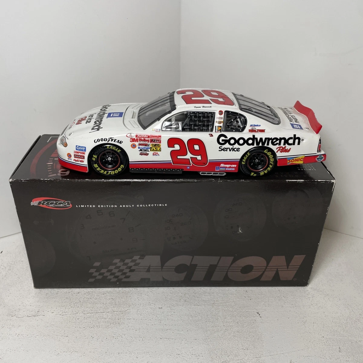 Preços baixos em Kevin Harvick 1:24 Carros de Corrida NASCAR