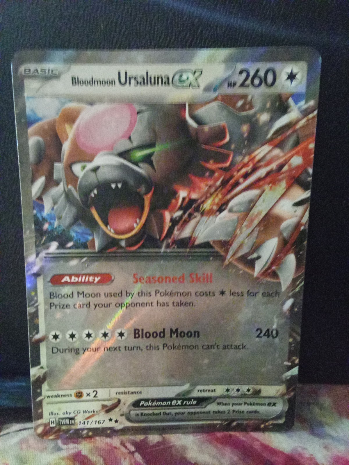 Bloodmoon Ursaluna ex 141/167 Sv06: Twilight Masquerade Holo