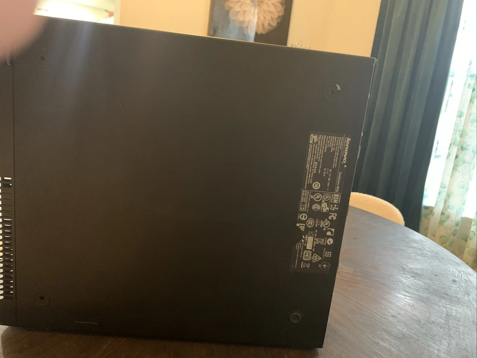 Computadora Thinkcentre Hogar u Oficina NO VIENE CON MONOTOR. Foto 2 de 4