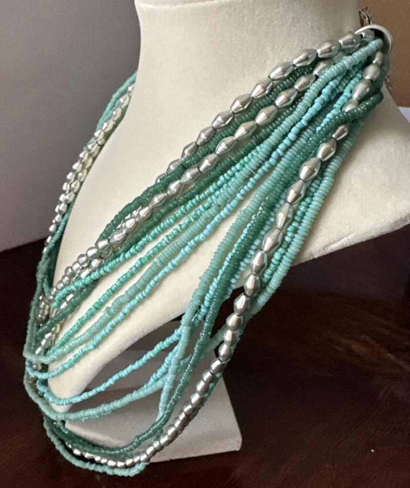 "Hermoso collar Kenneth Cole NY de múltiples hebras de cuentas de vidrio verde y turquesa 16""" Foto 3 de 4