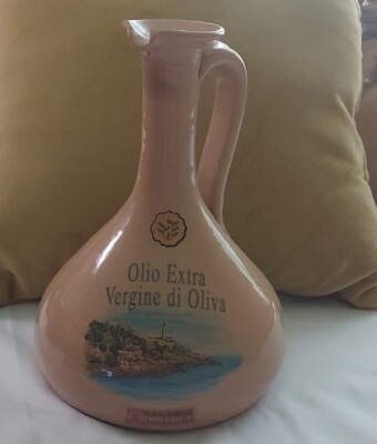 Olio Extra Vergine di Oliva Capoleuca a beautiful jug bottle