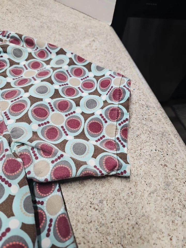 Blusa Médica Estampada Geométrica Marrón Tafford Para Mujer Talla Desconocida Foto 3 de 4