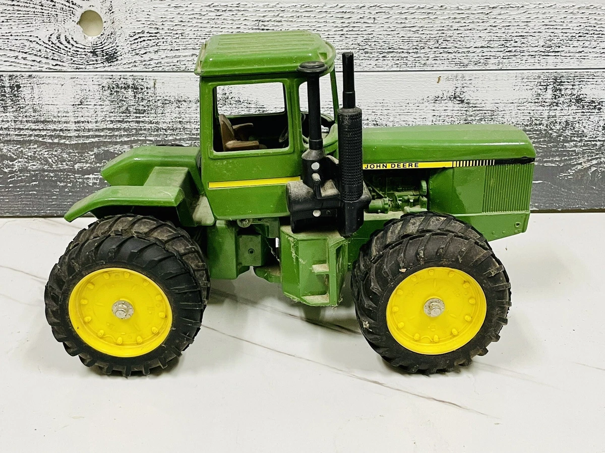 Vintage Ertl John Deere 4 Wheel Drive