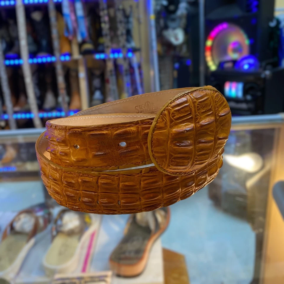 Cinturón vaquero de cuero de cocodrilo Fuax para hombre. Cinto De Piel Caimán Vaquero. Foto 2 de 4