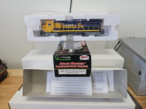 Locomotora diésel Atlas Master Santa Fe#9001 Dash 8-40B #7412 nueva. | Condition: New
