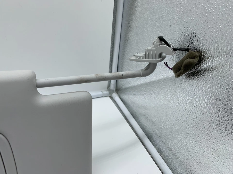 Jeep Commander 2015-2022 pasajero parasol gris iluminación OEM A04B10011 Foto 4 de 4