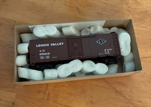 BEV BEL/ATHEARN Lehigh Valley escala HO 40' caja coche kit montado l.v.65219 usado | Condition: Used