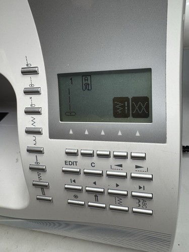 Singer Quantum Stylist 9960 Computerized Sewing Machine - Picture 2 of 24