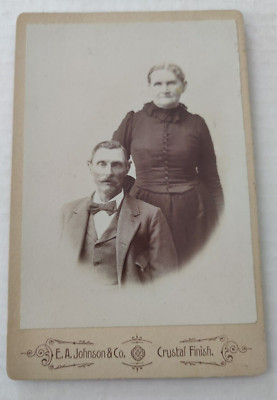 Vintage Cabinet Card Paar Stehend Bei E.A. Johnson & Co.