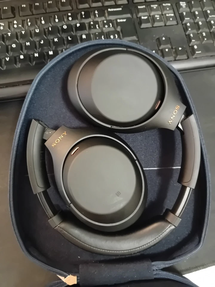 Sony WH-1000XM2, foto 3 de 5