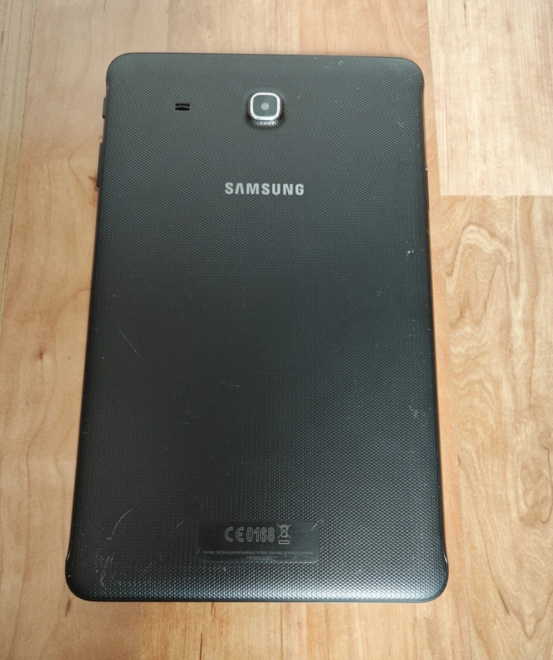 Samsung Galaxy Tab E SM-T560 in schwarz ( defekt ) - Bild 2 von 2