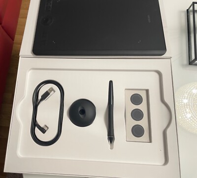 Wacom Intuos Pro Medium Grafiktablett - Schwarz (PTH-660-S)