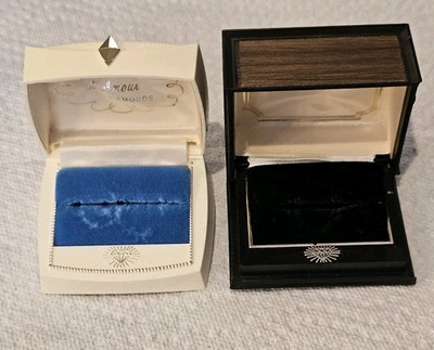 Lot 2 Vintage Velvet Lined Ring Presentation Boxes Black White Plastic Rocket 