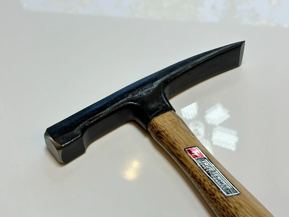 NEW True Temper USA Brick Hammer 11B, Wood Handle w/ Mason Rock Stone Chisel End - Image 4 of 4