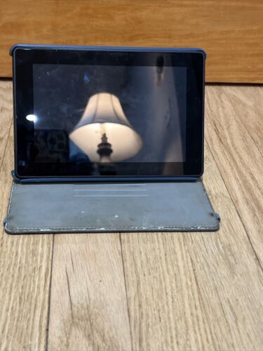 Amazon Kindle Fire HD 7" Model# P48WVB4 Wi-Fi 3rd Gen With Case Bundles Items - Picture 1 of 4