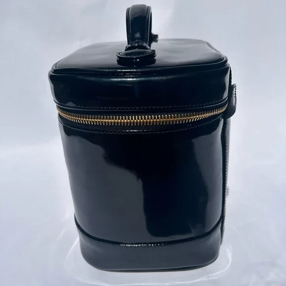 Estuche de tocador CC atemporal patente Chanel - con CAJA ORIGINAL Y TARJETA DE AUTENTICACIÓN Foto 4 de 4