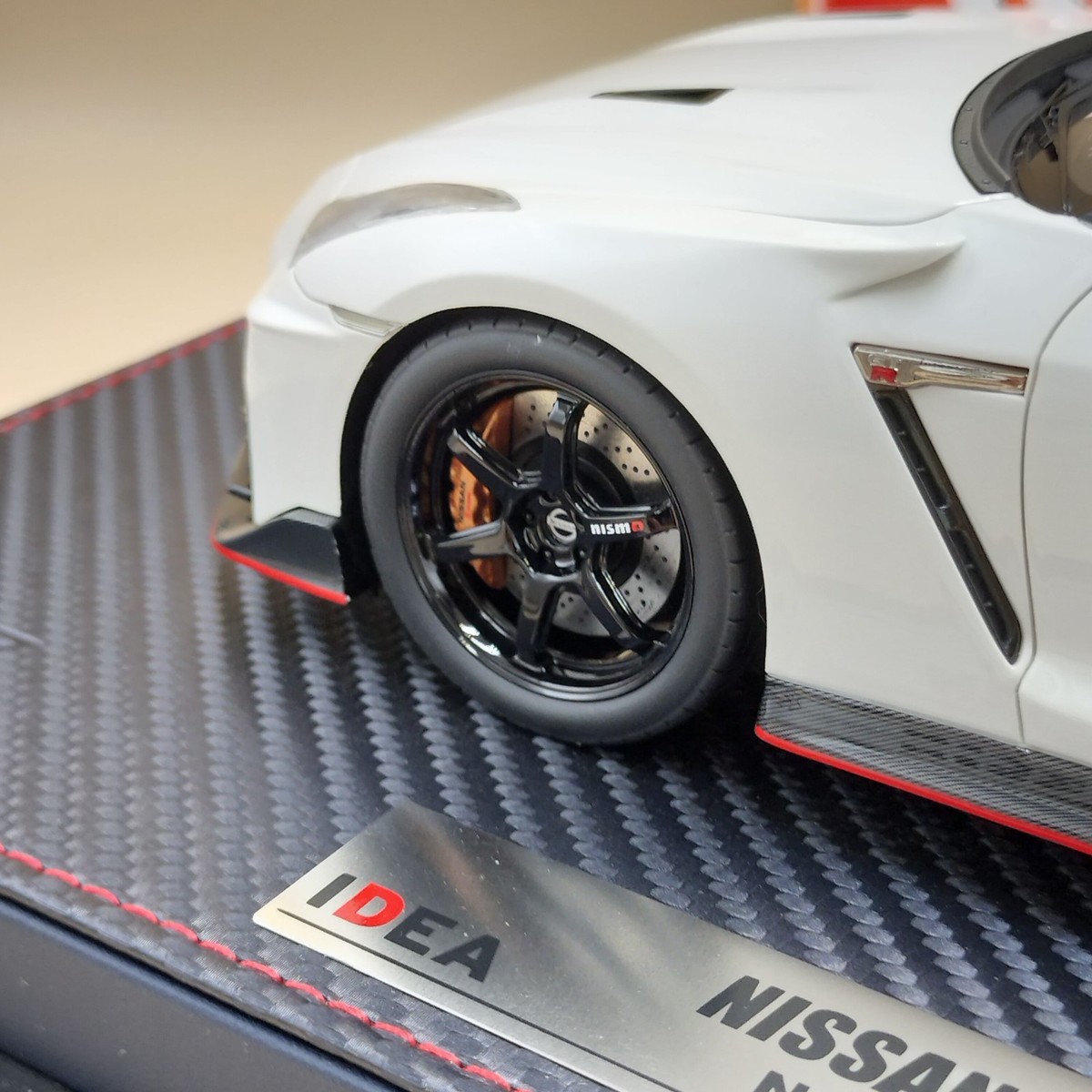 Make Up IDEA 1/18 Skyline GT-R R35 white nismo 2017 N Attack