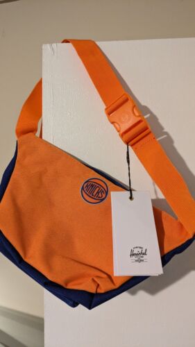 New York Knicks Hip Sack Fanny Pack Belt Bag Blue Orange Pouch Herschel NWT NIB - Picture 8 of 9