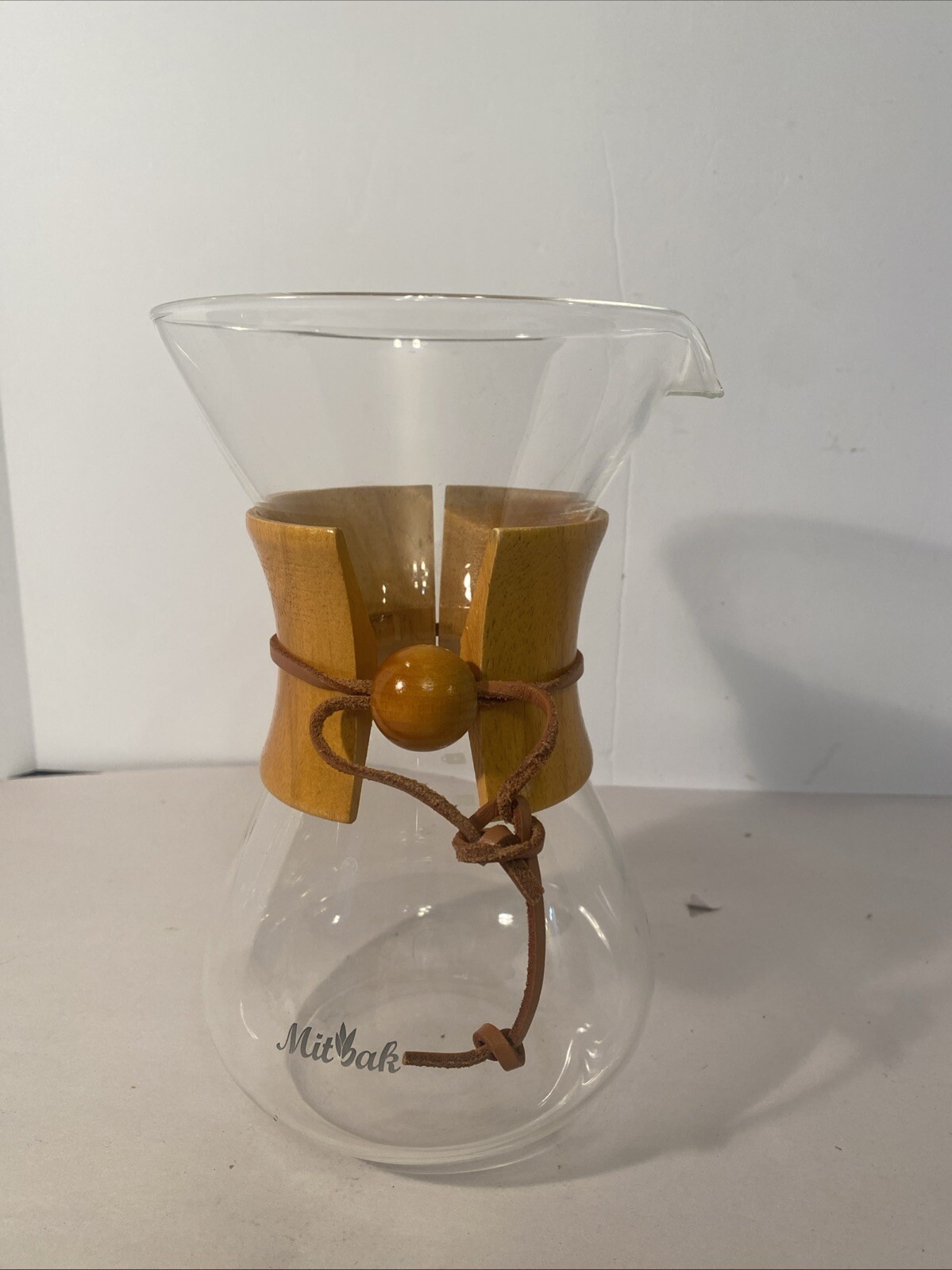 8&rdquo; Tall 4 Cup Capacity Wood Leather