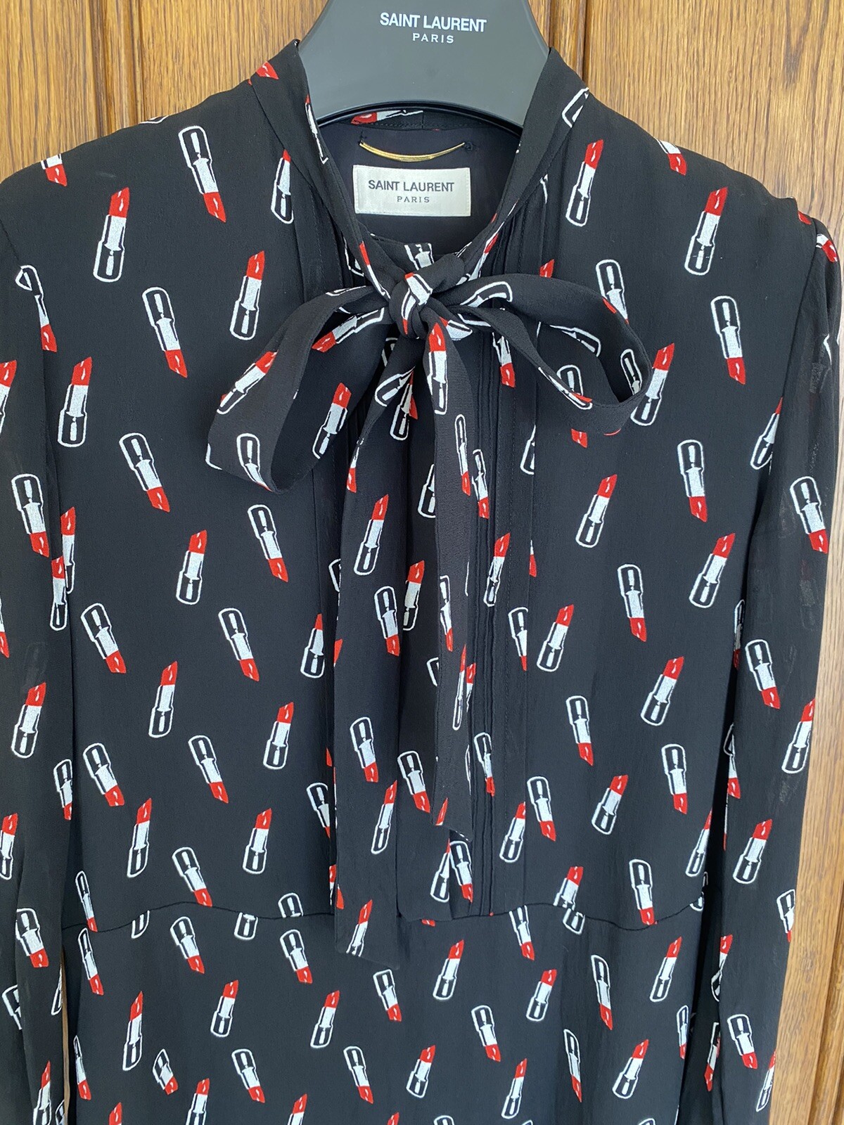 Abito FW15 Saint Laurent 1 di 1 in seta rossetto $3490 Campione Hedi Slimane