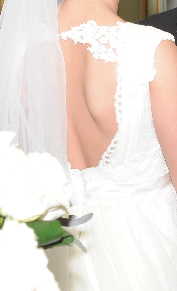 Vestido de novia Lusan Mandongus M (6-8 usado en excelente estado) Foto 3 de 4