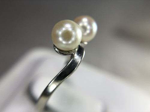 Vintage 10k White Gold Double White Cultured Pearl By-Pass Ring - Picture 4 of 5