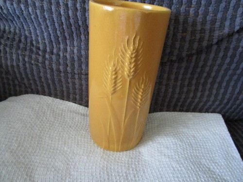 Rosemeade North Dakota Pottery Wheat Stem Vase Gold Color 1950s-1960's Era - Picture 2 of 8