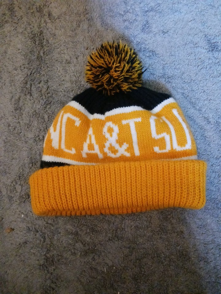 Bonnet (Beanie) NORTH CAROLINA - Bleu, Noir, Blanc - Taille Unique Adulte Unisexe - Neuf Avec étiquettes