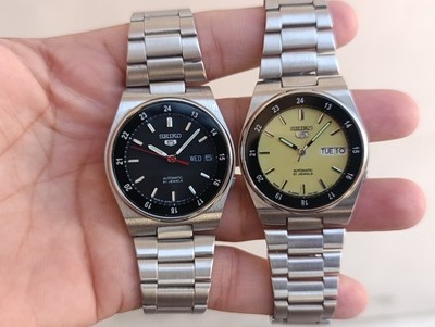 Lot of 2 Vintage Seiko 5 Automatic Railwaytime SS Men's Japanese Wristwatches