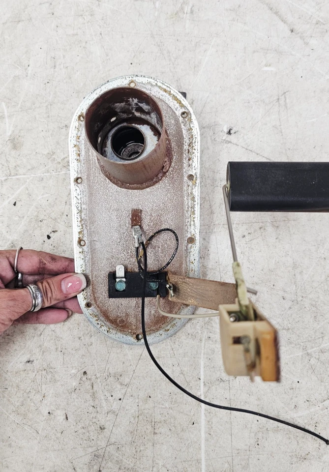 Блок отправки уровня топлива 1996 HARLEY FLH ELECTRA GLIDE - Изображение 2 из 4