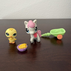 Littlest Pet Shop Walmart Excl CHICK lot #1096 HORSE #1097 Rare w/ accesories