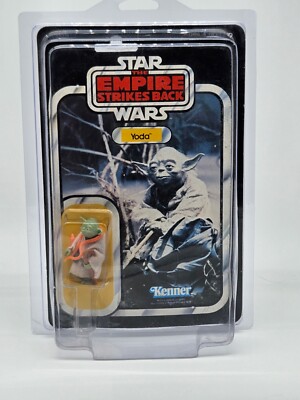 Star Wars Vintage Yoda - Carded Figure - Original Factory Sealed in Star Case