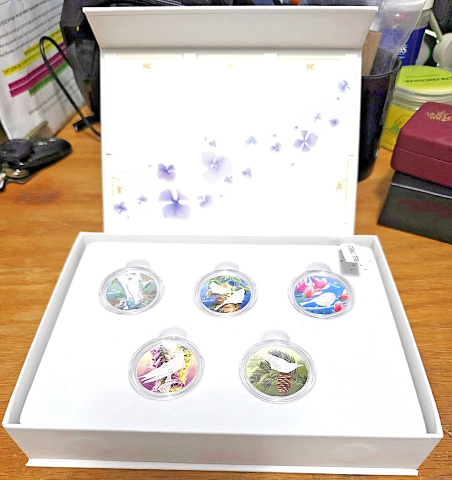 2017 Canada $10 Bird's Among Nature's Colours 5 Coin Set in Presentation Box - Image 4 of 4