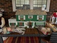 MARX 1:24 Metal Two-Story COLONIAL DOLLHOUSE Tin Litho + Furniture, People
