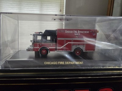 Code 3 Collectibles Chicago Fire Department CFD Squad 2 Rescue Truck Nice!!!!!!!